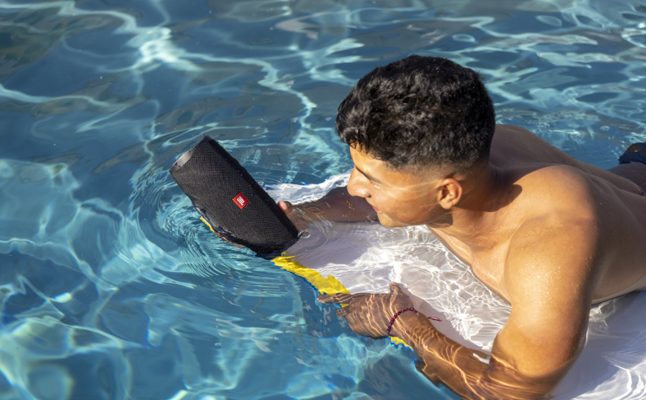JBL Charge 4 | Tragbarer Bluetooth-Lautsprecher