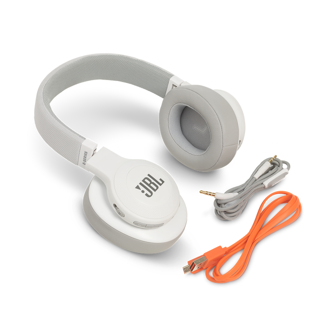 JBL E55BT - White - Wireless over-ear headphones - Detailshot 5 image number null